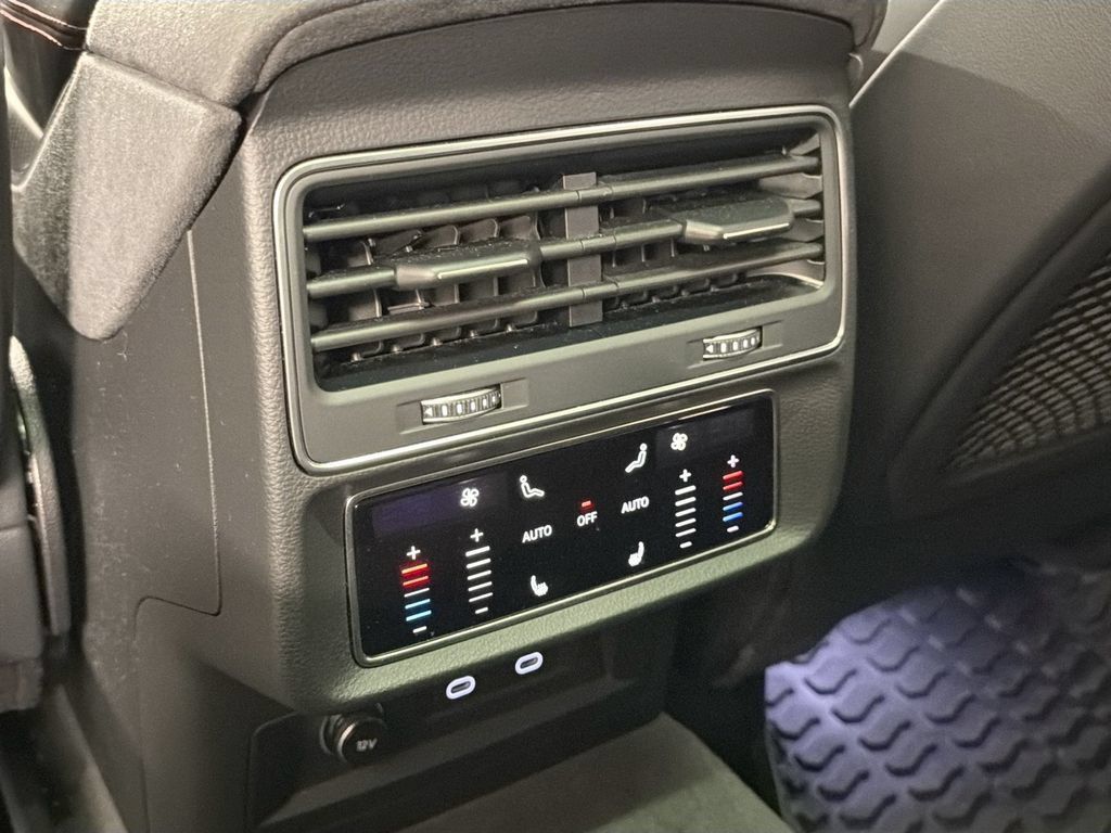 Used 2024 Audi RS Q8 AWD/4WD image 26