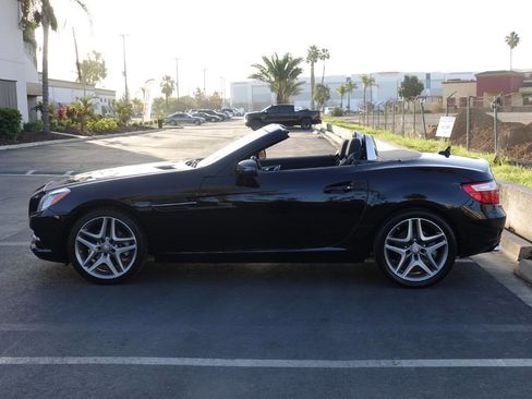 Used 2013 Mercedes-Benz SLK 250 image 17