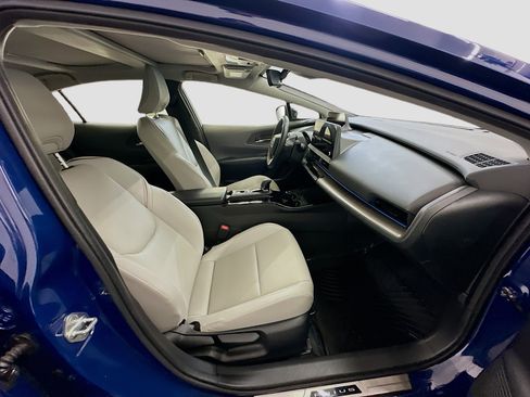 Used 2023 Toyota Prius XLE AWD/4WD image 33