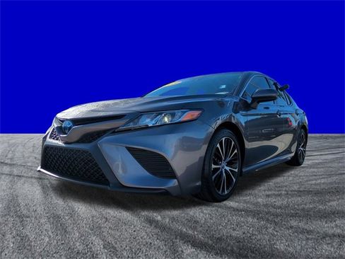 Used 2020 Toyota Camry SE image 8