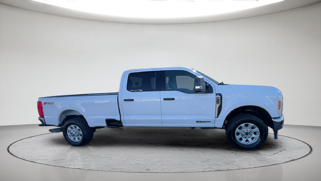 Used 2024 Ford F350 XLT w/ FX4 Off-Road Package AWD/4WD image 5