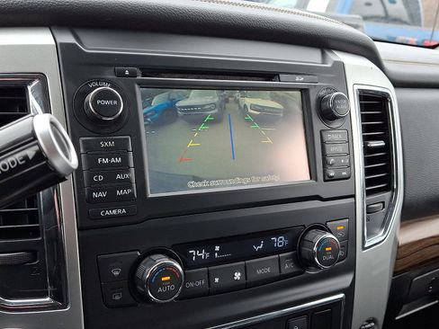 Used 2017 Nissan Titan SL image 24