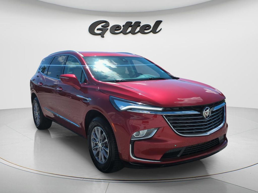 Used 2022 Buick Enclave Essence w/ Sound and Sites Package FWD image 3