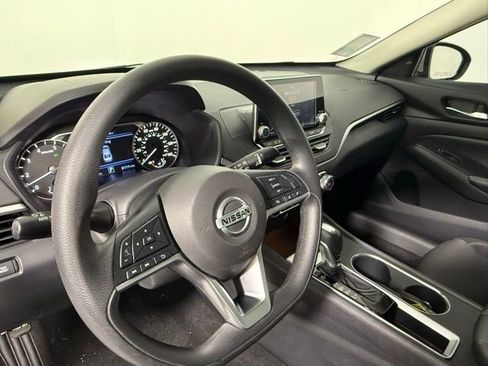 Used 2022 Nissan Altima 2.5 SV image 17