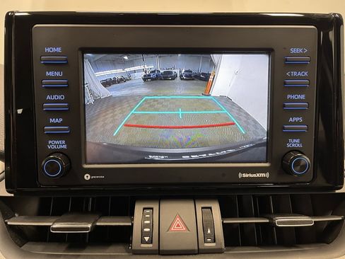 Used 2021 Toyota RAV4 XLE Premium image 8