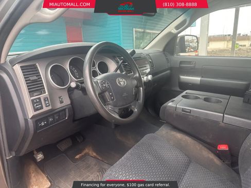 Used 2013 Toyota Tundra 4x4 CrewMax w/ Tow Pkg image 9