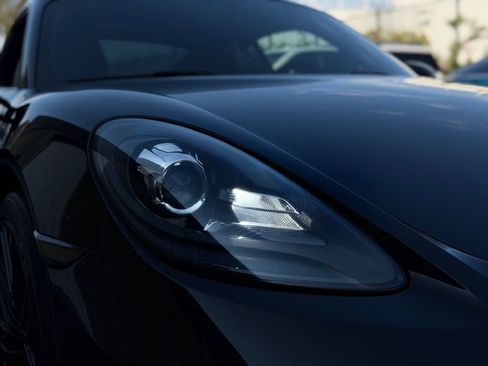 Used 2018 Porsche 718 Cayman S RWD image 22
