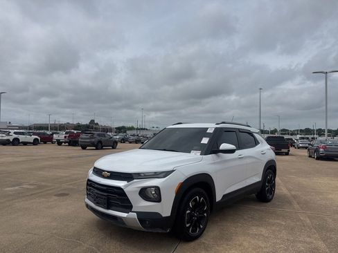 Used 2021 Chevrolet TrailBlazer LT w/ Convenience Package FWD image 8