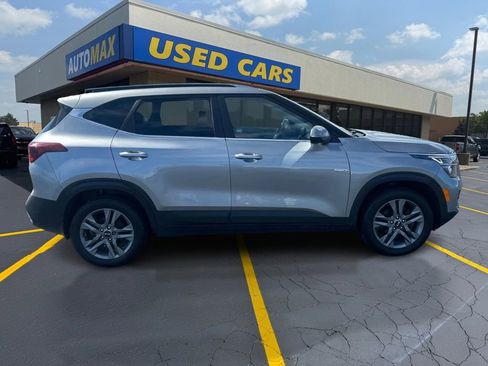 Used 2021 Kia Seltos S AWD/4WD image 2