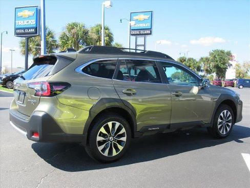 Used 2023 Subaru Outback Limited XT image 4
