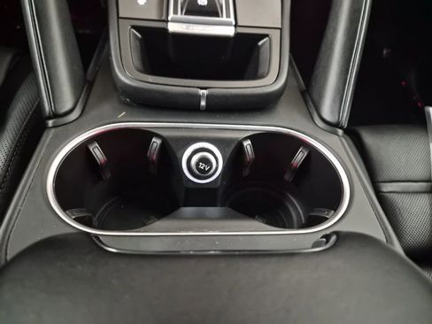 Used 2022 Porsche Cayenne S image 29