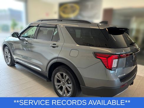 Used 2025 Ford Explorer Active w/ Active Comfort Package AWD/4WD image 3