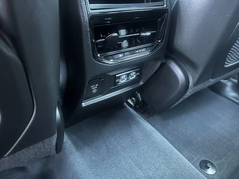 Used 2023 Jeep Grand Cherokee Altitude image 20