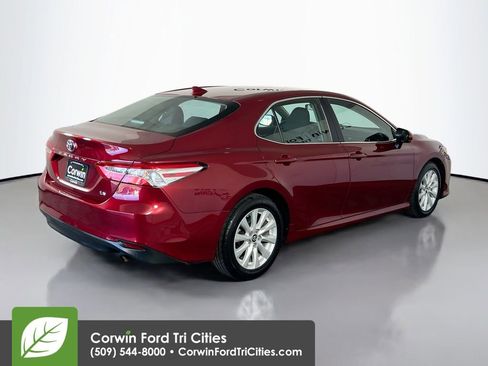 Used 2019 Toyota Camry LE FWD image 16
