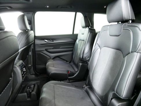 New 2025 Jeep Grand Cherokee L Altitude image 27
