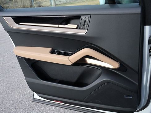 New 2026 Porsche Cayenne Coupe image 35