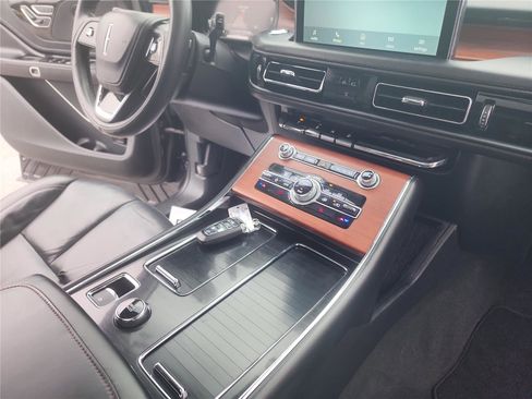 Certified 2021 Lincoln Aviator Reserve RWD image 28