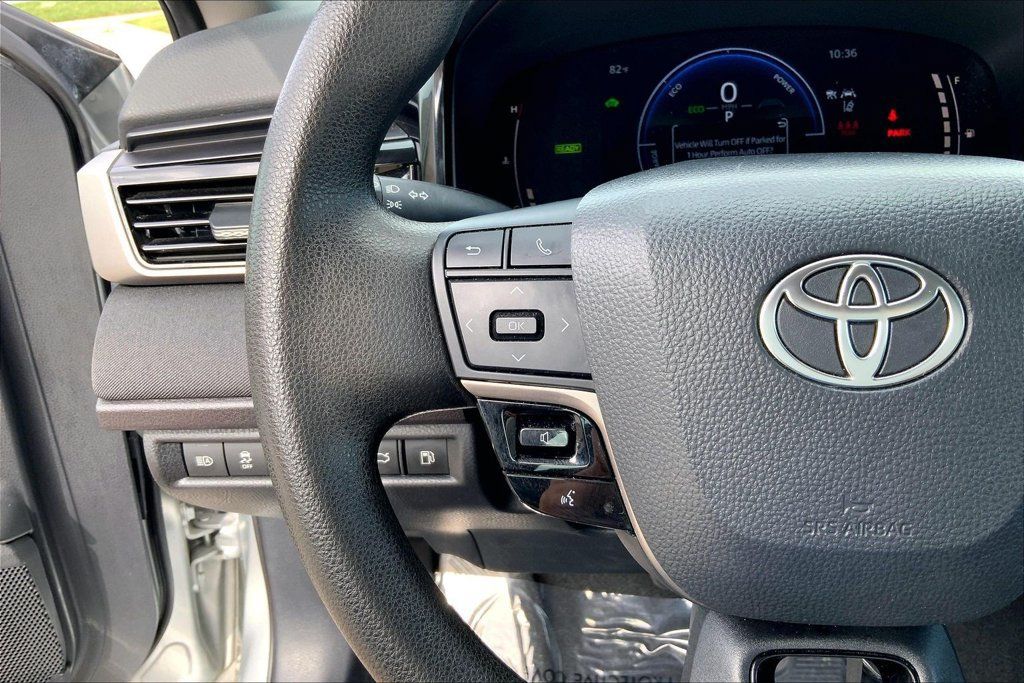 Used 2025 Toyota Camry LE FWD image 18