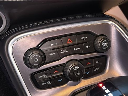 Used 2020 Dodge Challenger R/T w/ Plus Package image 19