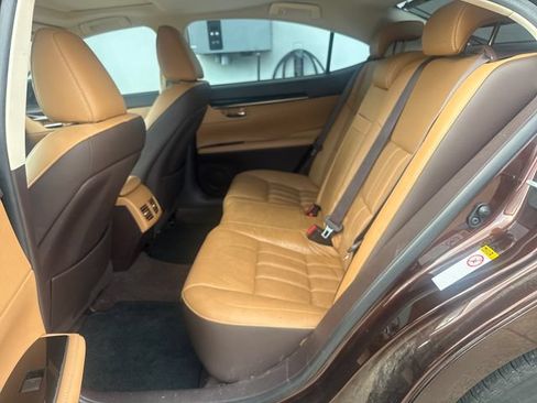 Used 2016 Lexus ES 350 w/ Luxury Package w/Wood Trim FWD image 24