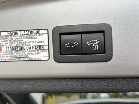 Certified 2022 Toyota Corolla Cross XLE image 19