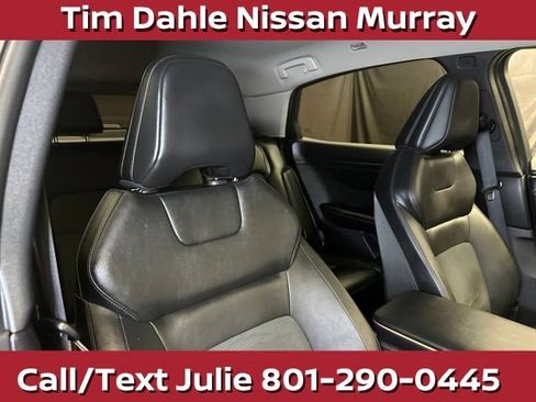 Used 2025 Nissan Ariya AWD image 16