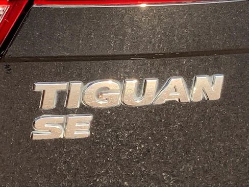 Used 2021 Volkswagen Tiguan SE R-Line FWD image 30