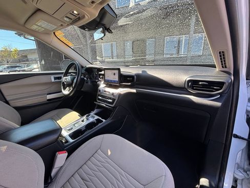Used 2021 Ford Explorer XLT AWD/4WD image 21