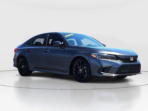 Used 2023 Honda Civic Sport image 3