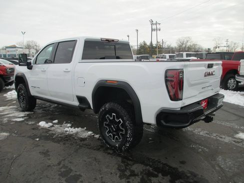Certified 2024 GMC Sierra 2500 AT4X image 9