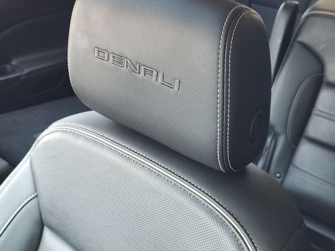 Certified 2023 GMC Acadia Denali w/ Denali Ultimate Package FWD image 10