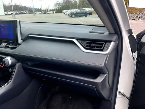 Used 2023 Toyota RAV4 XLE w/ Convenience Package image 13