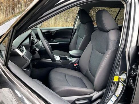 Certified 2023 Toyota RAV4 LE image 9