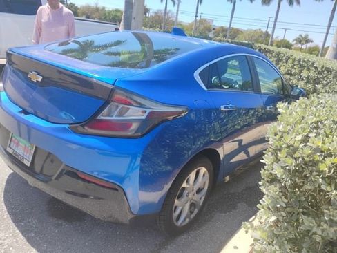 Used 2017 Chevrolet Volt Premier w/ Driver Confidence Package image 2
