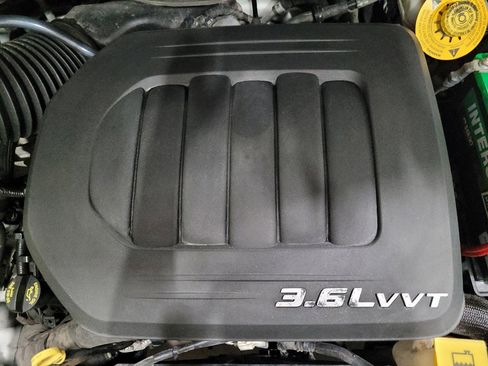 Used 2015 Dodge Grand Caravan SXT w/ Rear Park Assist Package FWD image 30