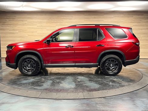 Used 2025 Honda Pilot TrailSport image 20