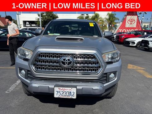 Used 2016 Toyota Tacoma TRD Sport w/ Towing Package RWD image 9
