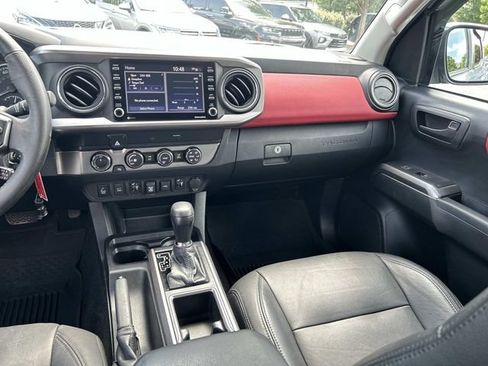 Used 2020 Toyota Tacoma SR5 w/ Technology Package AWD/4WD image 16