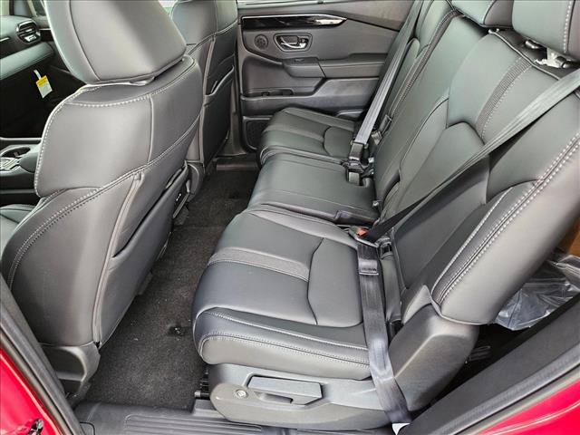 Used 2025 Honda Pilot Touring image 16