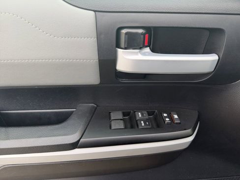 Used 2020 Toyota Tundra Limited image 18