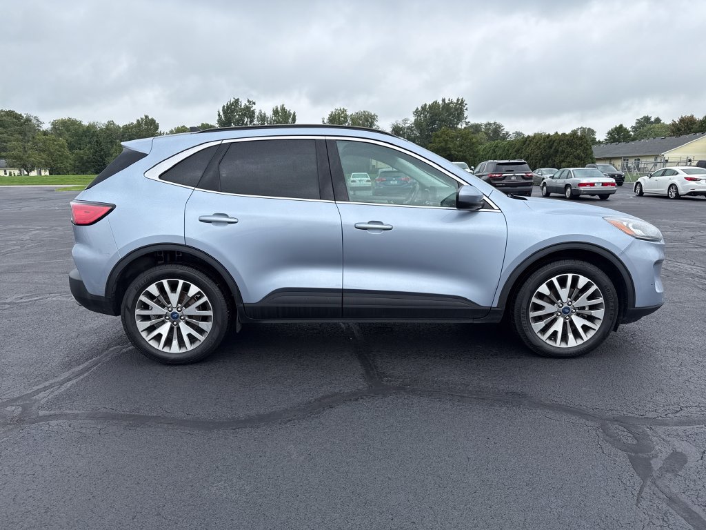Used 2022 Ford Escape Titanium w/ Class II Trailer Tow Package AWD/4WD image 9