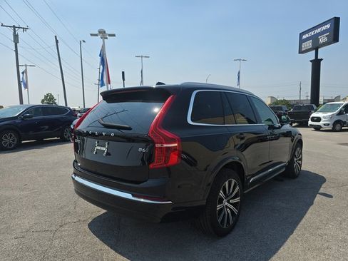 Used 2023 Volvo XC90 B6 Plus image 5