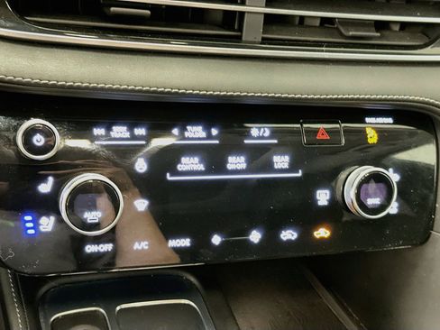 Used 2023 INFINITI QX60 Luxe w/ Performance Audio Package AWD/4WD image 24