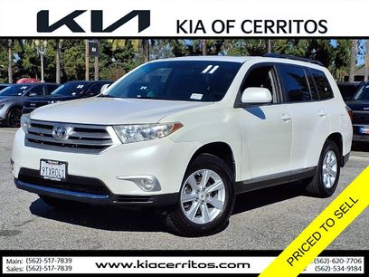 Used 2011 Toyota Highlander SE w/ Tow Pkg