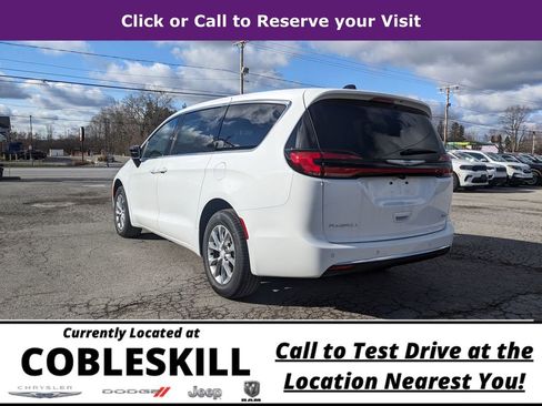New 2026 Chrysler Pacifica Select image 11