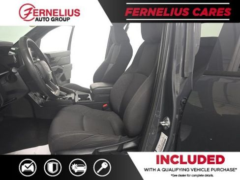 Used 2025 Toyota Tacoma SR AWD/4WD image 18