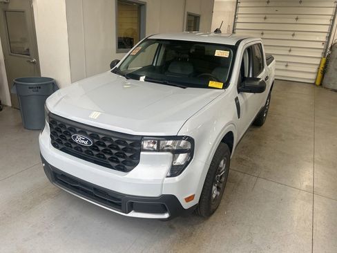 Used 2025 Ford Maverick XLT w/ Equipment Group 302A AWD/4WD image 2