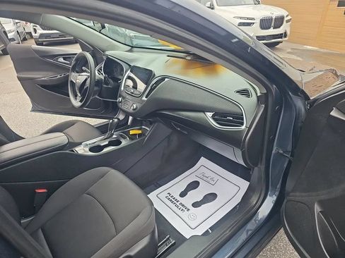Used 2020 Chevrolet Malibu LT FWD image 18
