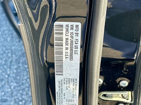 Used 2022 Jeep Cherokee Trailhawk w/ Technology Group B image 30