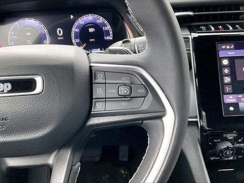 Certified 2023 Jeep Grand Cherokee Altitude image 31